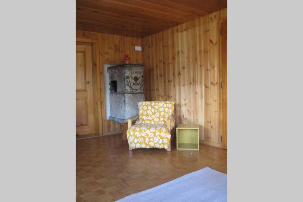 Alpia 26 - Zwei Zimmerwohnung In Traditionellem Walliser Haus Gasenried Kültér fotó